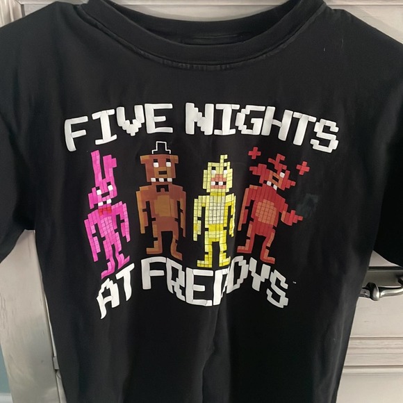 Youth Five nights at Freddy’s 3D pop art canvas shirt small - Picture 2 of 4